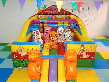Gonfiabile Saltarello con ostacoli per Mini Club