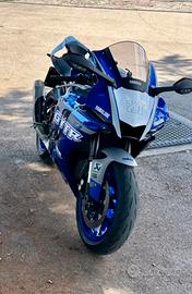 Yamaha r1