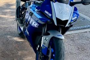 Yamaha r1