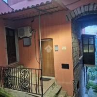 CASA SEMINDIPENDENTE A CAMPOLI DEL MONTE TABURNO