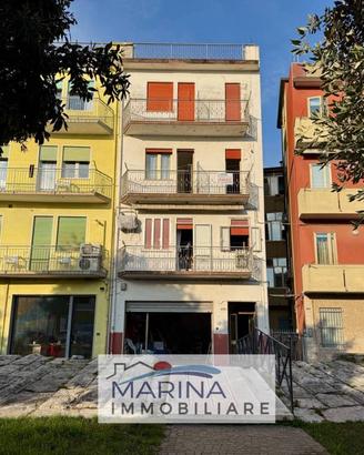 Casa indipendente di 305 m² con più di 5 locali e 