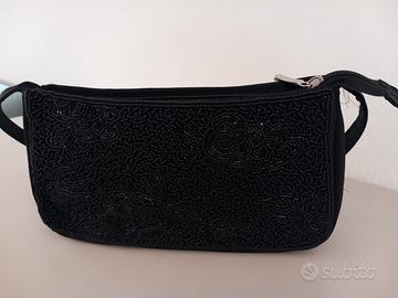 Borsa nera con perline