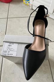 Décolleté con cinturino