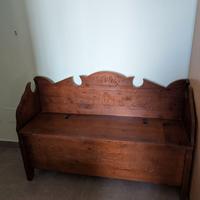 Cassapanca rustica in legno con vano contenitore