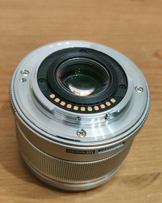 obiettivo Olympus M.Zuiko Digital 25mm f/1.8