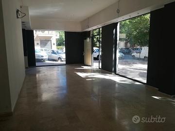 Interessante locale commerciale via Strasburgo