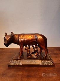 Lupa capitolina  in metallo