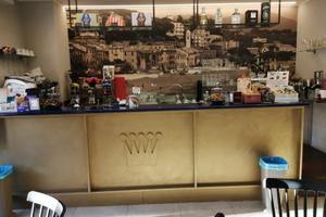 Bar di 80 mq con 300 mq di dehor