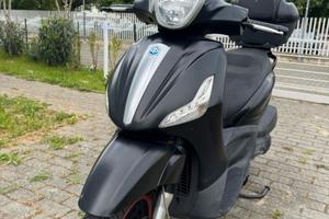 Piaggio Beverly 125 S nero opaco