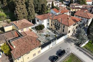 COMPLESSO A MEZZANE DI SOTTO