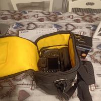 eos 7d canon con obbiettivo tamron e borsa