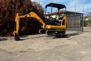 E291- ESCAVATORE CATERPILLAR 18 Q CON 560 ORE