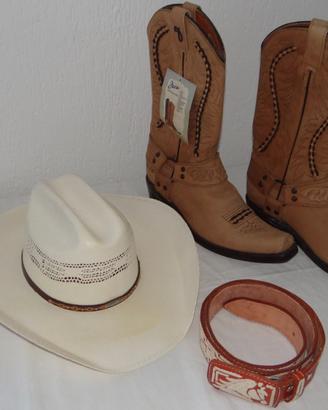Nuovi stivali de cowboy