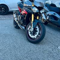 Triumph Speed Triple R 1050