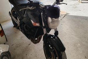 Suzuki gsr 600