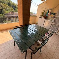 Tavolo da giardino con sedie