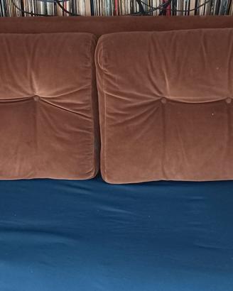 Divano letto+ sgabelli