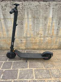 Monopattino elettrico ninebot e25e