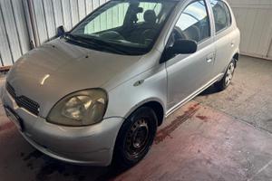 Toyota Yaris 1.0i 16V cat 5 porte Sol