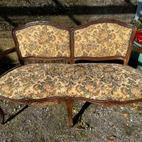 Divanetto vintage due posti da risistemare.