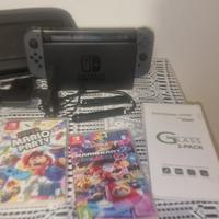 NINTENDO SWITCH CON DUE GIOCHI 