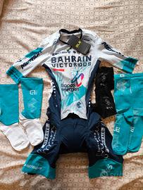 Bahrain body alè, calze aero e guanti. Nuovi