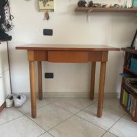 mobile scrivania legno liscio