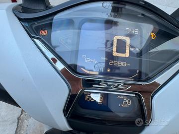 Honda SH standard (2025) solo 2988km pari al nuovo