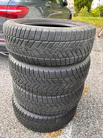 235/60R18 107H