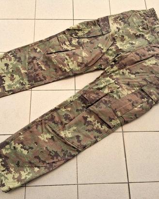 Pantaloni mimetici vegetati E.I. mai usati tg. M
