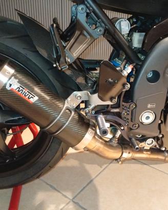 Speed triple 1050 pedane per scarico basso 