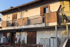 Immobile in asta di 170 m² con 3 locali e box auto