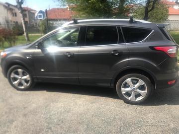 Ford Kuga 2.0 TDCI 150 CV S&S 4WD Powershift Titan