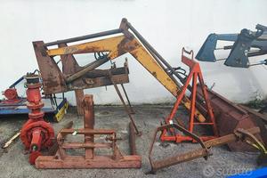 Caricatore con benna (era su un Fiat 780)