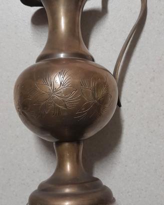 vaso antico in ottone 