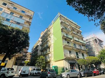 4 LOCALI A SALERNO