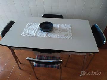 TAVOLO CUCINA COMPLETO DI SEDIE