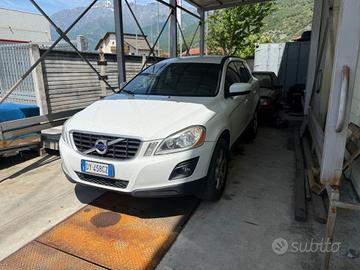 Volvo XC 60 XC60 2.4 D 163 CV AWD Momentum