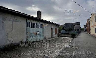 Magazzino Serravalle a Po [A4346803]