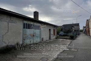 Magazzino Serravalle a Po [A4346803]