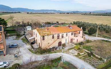 Appartamento completamente ristrutturato in contes