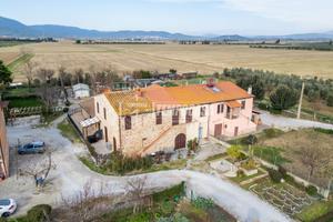 Appartamento completamente ristrutturato in contes