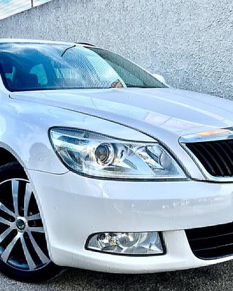 Skoda Octavia 1.6 TDI CR F.AP. Wagon Elegance
