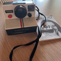 Polaroid 1000 land camera