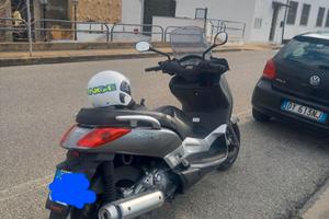 YAMAHA XMAX 250