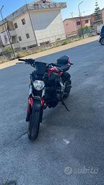 Yamaha MT 07 Lava Red