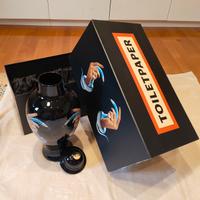 Vaso collezione Toiletpaper Mani con Serpenti 