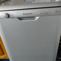 Lavastoviglie Ariston 