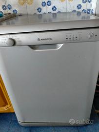 Lavastoviglie Ariston 