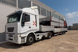 iveco stralis + semirimorchio collo d'oca